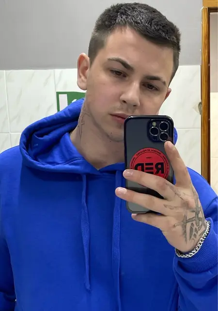 Я Александр, 24, знакомлюсь для постоянных отношений в Киеве