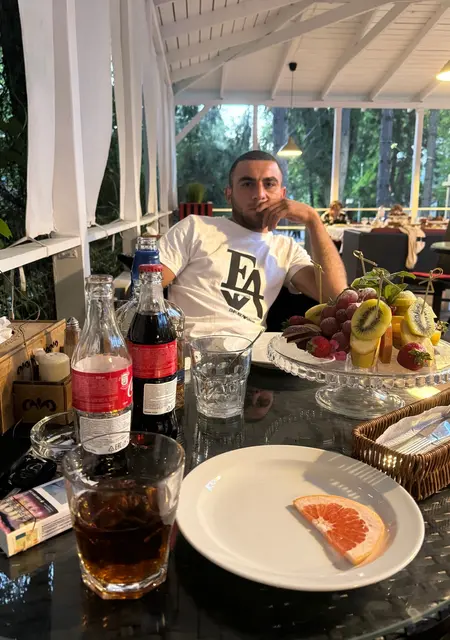 Gevorg из Еревана, мне 31, познакомлюсь для открытые отношения