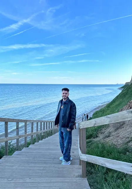 Я Ionut, 24, из Бухареста, ищу знакомства на одну ночь