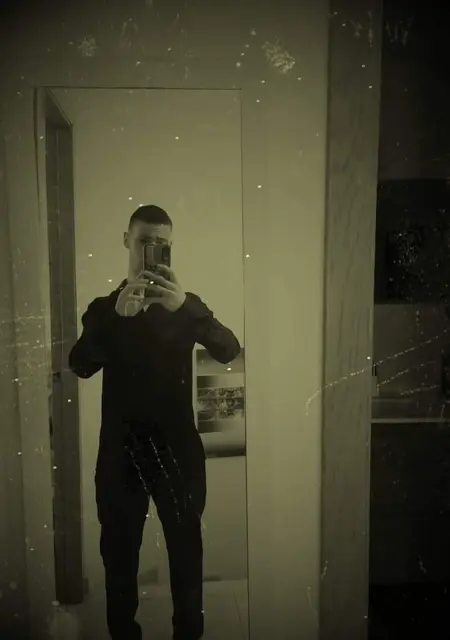 Soy Eric, 30 años de Viladecans, busco conocer gente para relación abierta