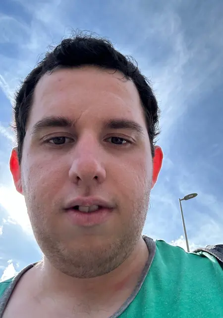 Soy Jose, 25 años de Mataró, busco conocer gente para lío de una noche