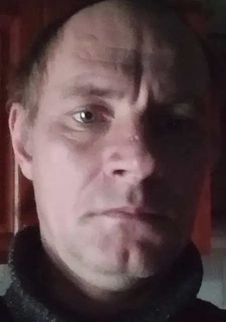 Я Александп, 44, из Гомеля, ищу знакомства без обязательств