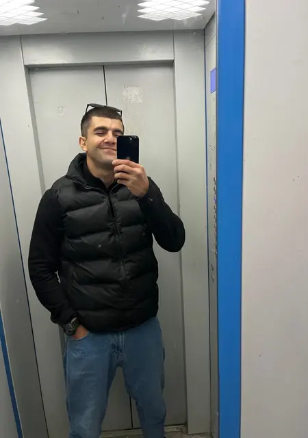 Ufaaaa из Парижа, мне 30, познакомлюсь на одну ночь