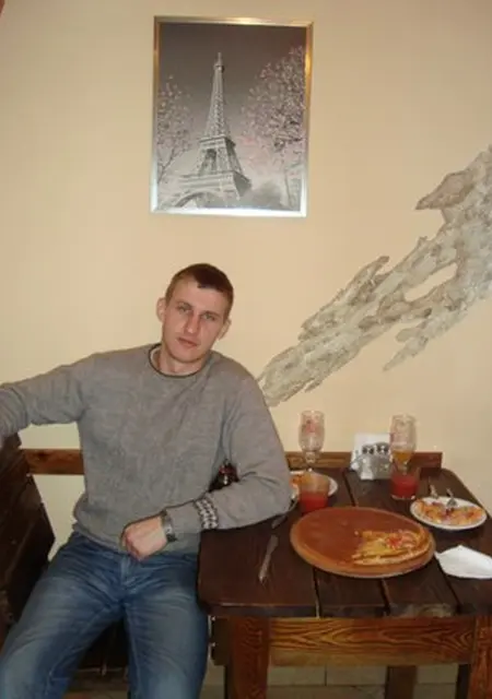 Я Петро, 40, из Червонограда, ищу знакомства без обязательств