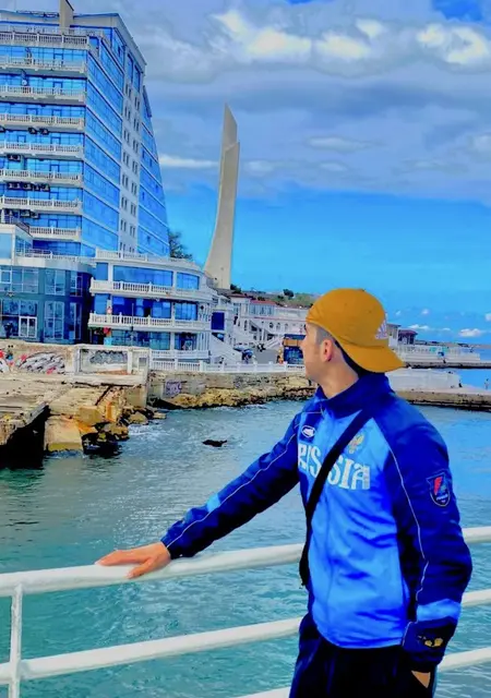 Хусен из Измира, ищу на сайте знакомства на одну ночь