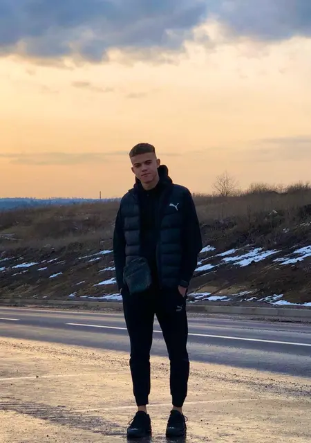 Зайчик из Ровно, мне 27, познакомлюсь для приятного времяпровождения