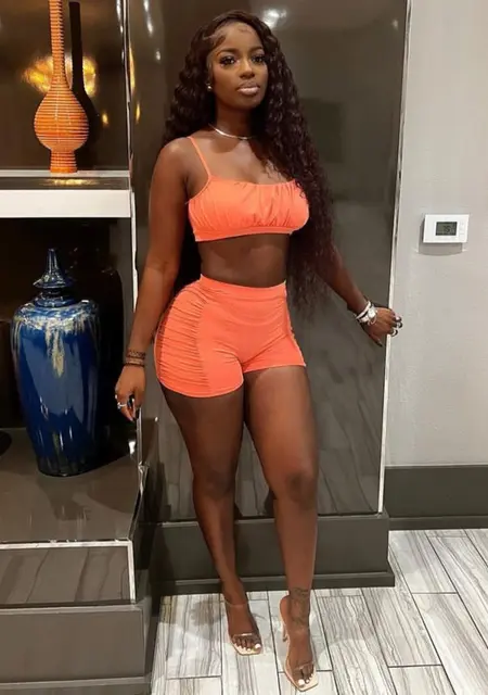 Vicky из Дубая, мне 25, познакомлюсь на одну ночь