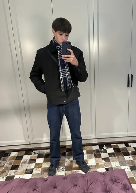 Ivan de Benidorm, tengo 26 años, listo para conocer para conversación virtual