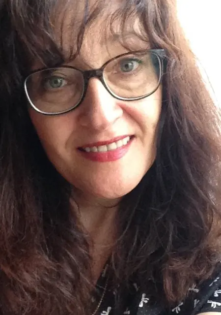 Nat из Парижа, мне 53, познакомлюсь для открытые отношения