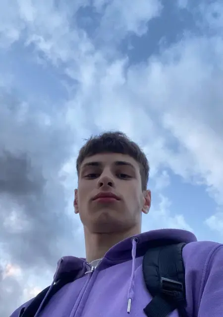 Я Dmitriy, 19, из Франкфурта-на-майне, ищу знакомство для общения