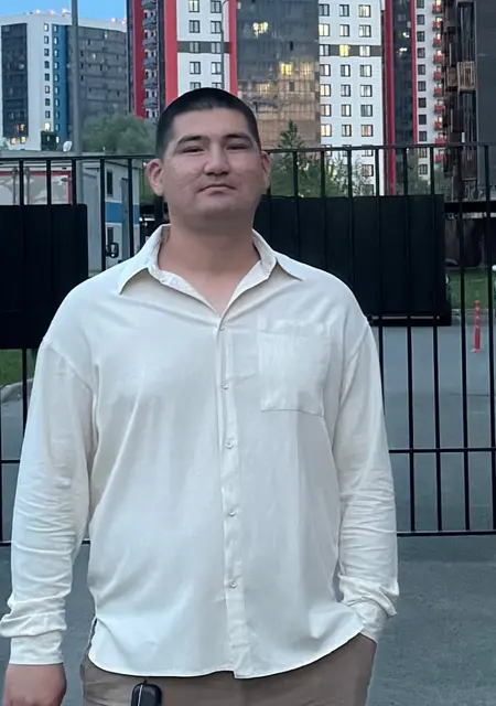 Асхат из Амстердама, мне 30, познакомлюсь на одну ночь