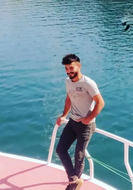 Я Onur, 25, из Стамбула, ищу знакомство