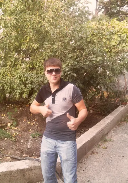 Artyom из Харцызска, ищу на сайте знакомства на одну ночь