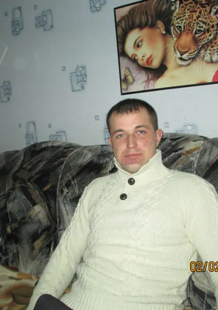 Артем из Кобрина, ищу на сайте знакомства на одну ночь