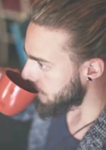 Я Davide, 38, из Милана, ищу знакомство для приятного времяпровождения