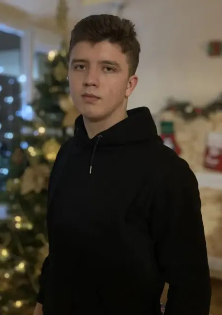 Я Sergei, 21, из Днепра, ищу знакомства без обязательств