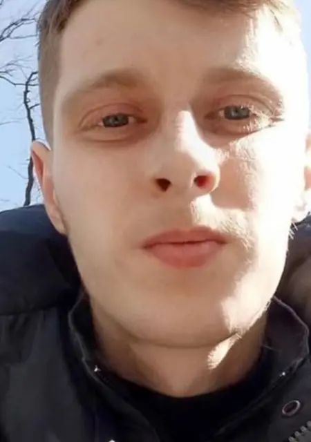 Вася з Сум, мені 19 років, познайомлюсь на одну ніч