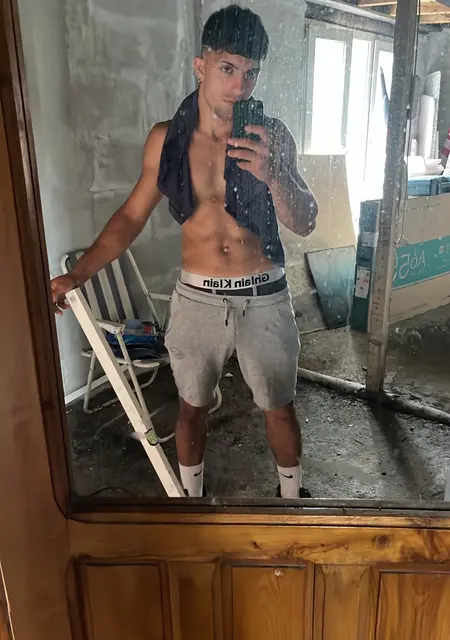 Razvan из Бухареста, мне 20, познакомлюсь для общения