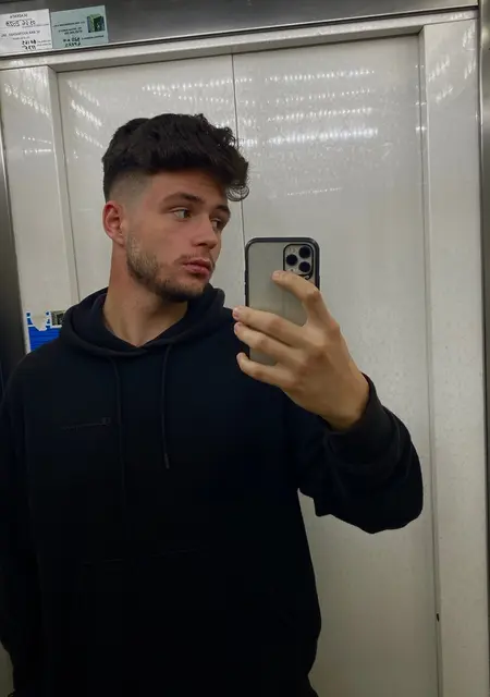 Robert из Бухареста, мне 20, познакомлюсь на одну ночь