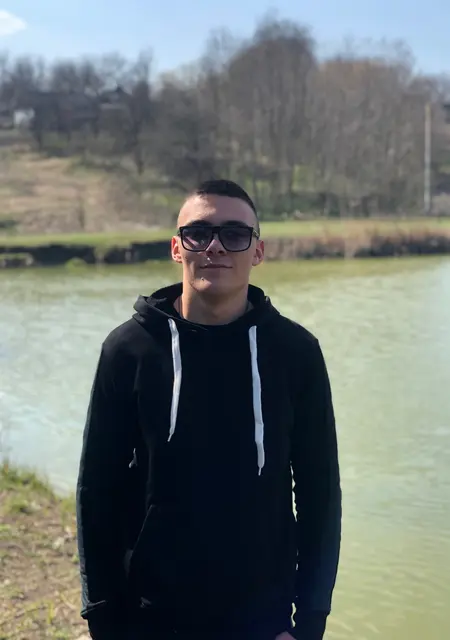 Я Влад, 25, из Киева, ищу знакомства без обязательств