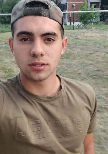 Малыш из Донецка, ищу на сайте знакомства без обязательств