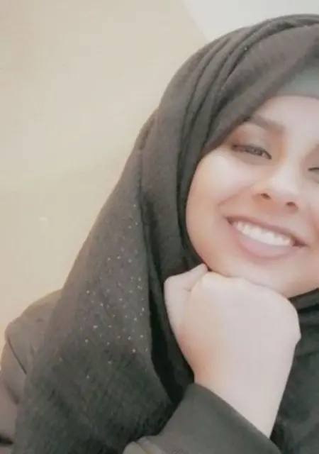 I'm Leshi, 20 from London, seeking connections