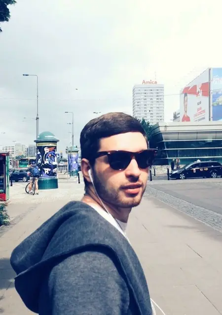 Иван из Николаева, ищу на сайте знакомства на одну ночь