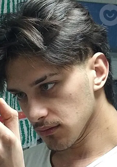 Alex из Бухареста, мне 21, познакомлюсь