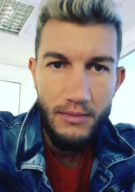 Я Petrisor, 27, знакомлюсь в Бухаресте