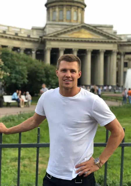 Максим из Донецка, ищу на сайте знакомства на одну ночь