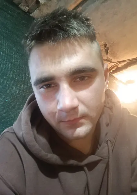 Родион из Лилля, мне 23, познакомлюсь для приятного времяпровождения