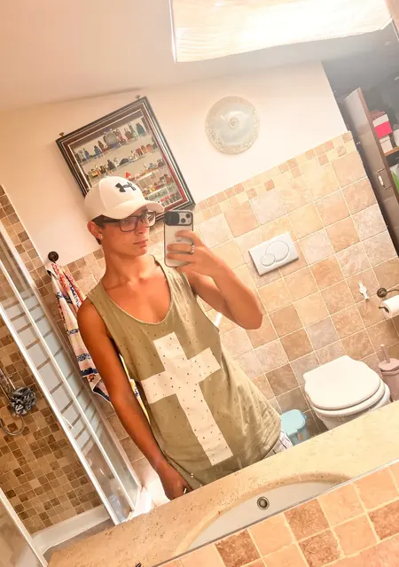 Christian из Рима, мне 19, познакомлюсь для вирта