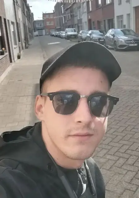 Kristian de Valencia, busco en el sitio lío de una noche
