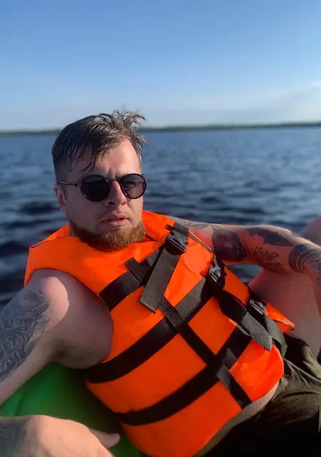 Женька з Вараш, мені 30 років, познайомлюсь для дружбы