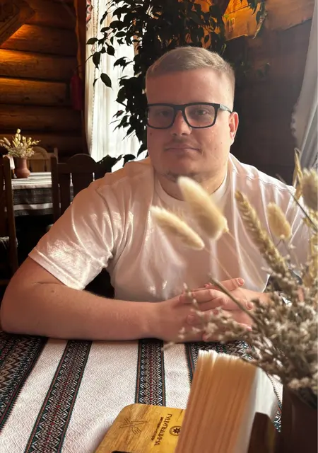 Я Женя, 24, знакомлюсь без обязательств в Киеве