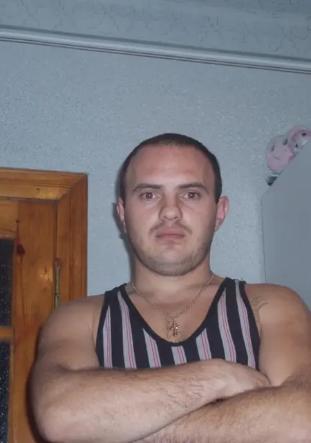 Я Петро, 41 років, знайомлюсь без зобов'язань у Львові