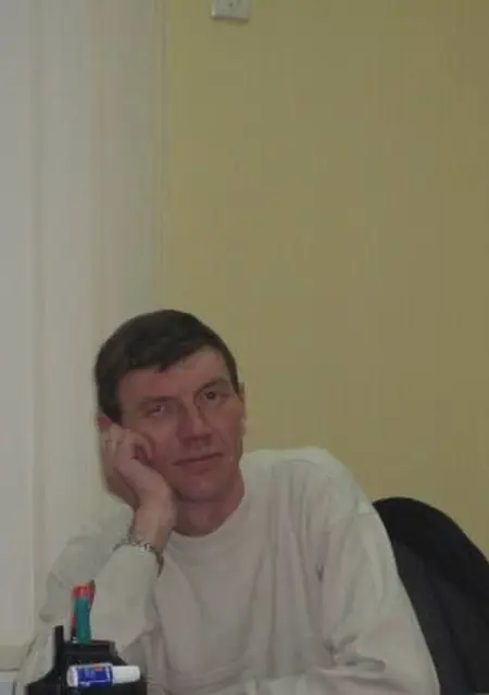 Я Алексей, 53 років з Харкова, шукаю знайомства без зобов'язань