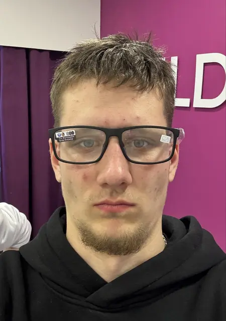 Я Александр, 18, из Стаханова, ищу знакомство для общения