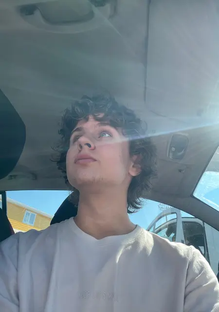 Никита из Одессы, мне 19, познакомлюсь на одну ночь