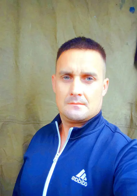 Я Алексей, 38 років з Кам'янське, шукаю знайомства без зобов'язань