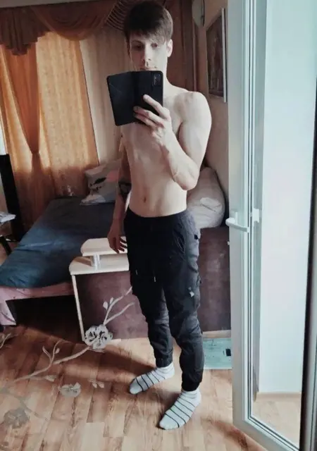 Я Виталий, 31 років, знайомлюсь для спілкування у Львові