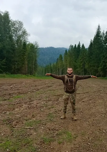 Я Vladislav, 23 років з Великого Бурлука, шукаю знайомства без зобов'язань