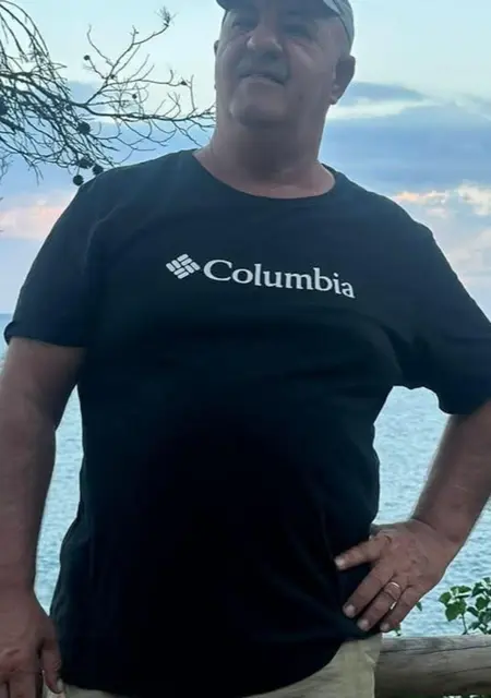 Я Alexel, 56, знакомлюсь для открытые отношения в Мадриде