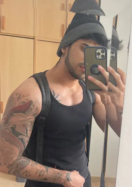 Roy de Barcelona, tengo 22 años, listo para conocer para pasatiempo agradable