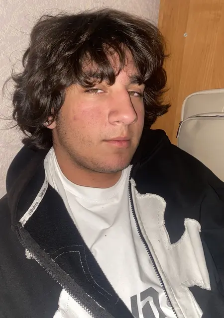 Emmanuil из Риги, мне 18, познакомлюсь без обязательств