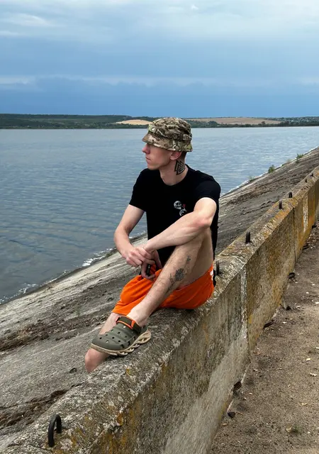 Я Артем, 24 років з Лимана, шукаю знайомство для спільних подорожей