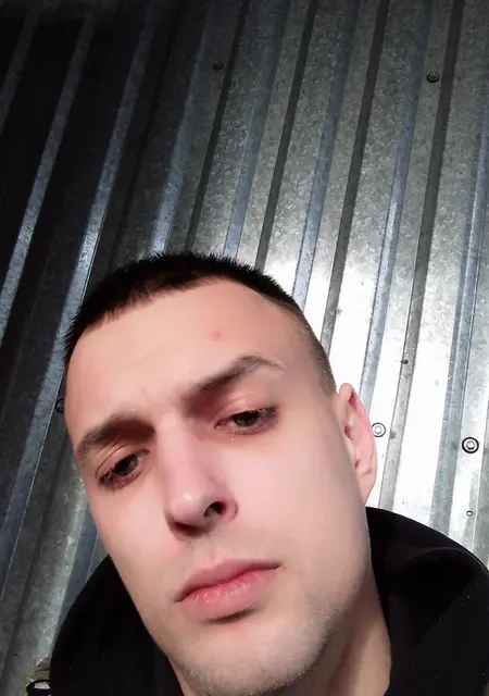 Олег из Каменского, ищу на сайте постоянные отношения