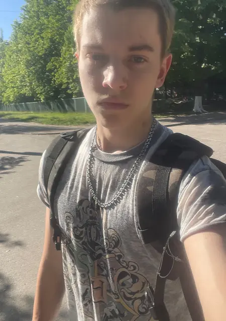 Я Андрей, 21 років, знайомлюсь на одну ніч у Запоріжжі