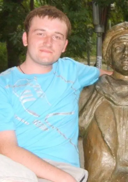 Сергей из Харцызска, мне 33, познакомлюсь на одну ночь