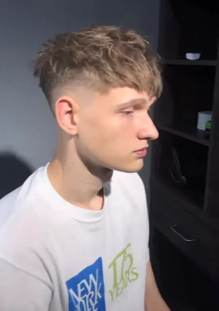 Я Александр, 19, из Бреста, ищу знакомство для постоянных отношений